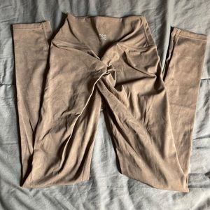 Crop Shop Boutique - Fade Scrunch Leggings - Fade Mocha